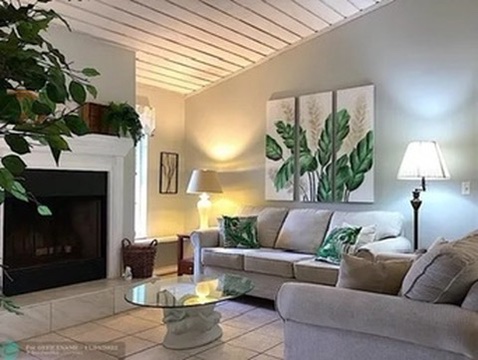 Vero Beach living room before renovation