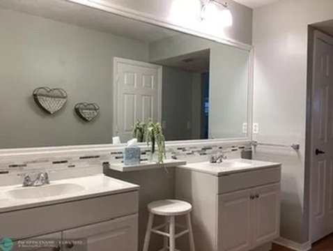 Vero Beach primary bathroom vanity before renovation